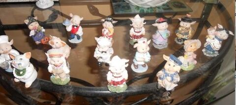 lot de 22 petits cochons diffrents (rsine) 15 Ervy-le-Chtel (10)
