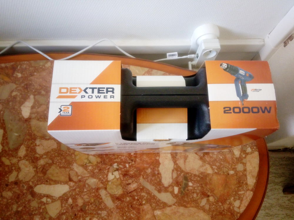 D&eacute;capeur thermique 2000W neuf sous garantie Bricolage