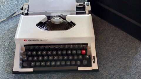Machine a ecrire olympiette special 30 chassires (03)