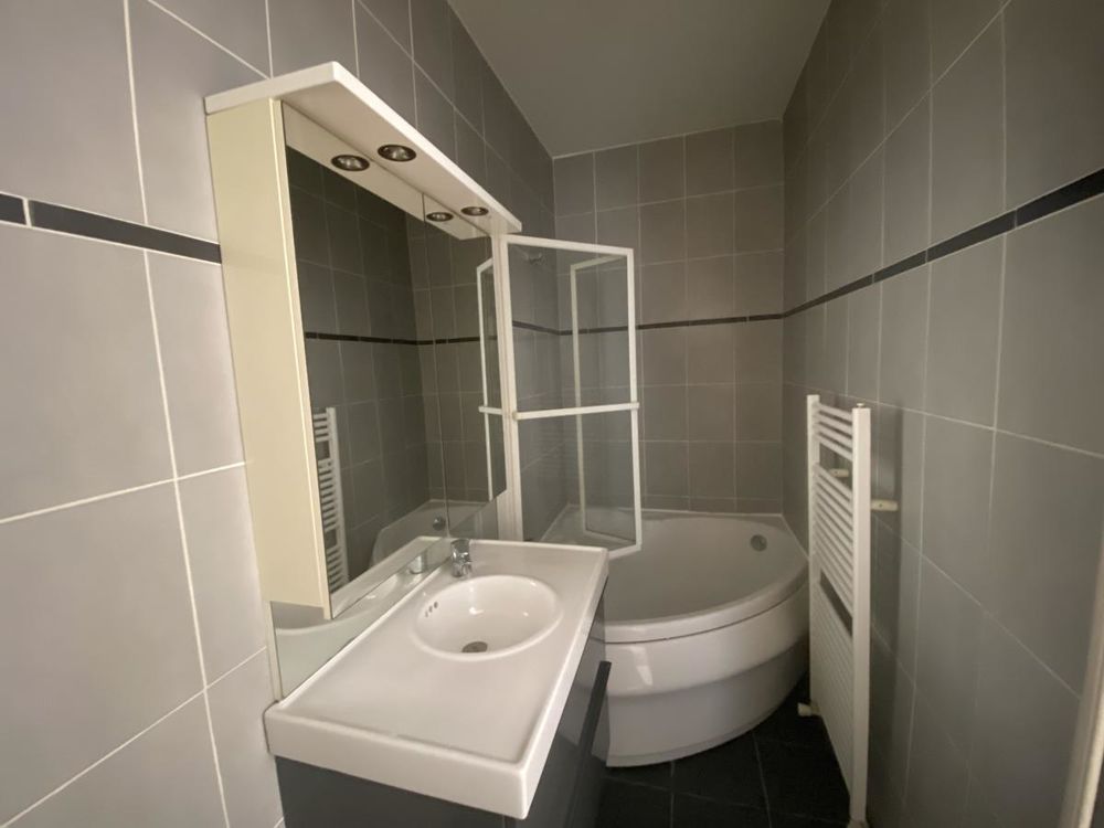 Vente Appartement Appartement 3 pièces HYPER CENTRE VILLE avec cave Reims