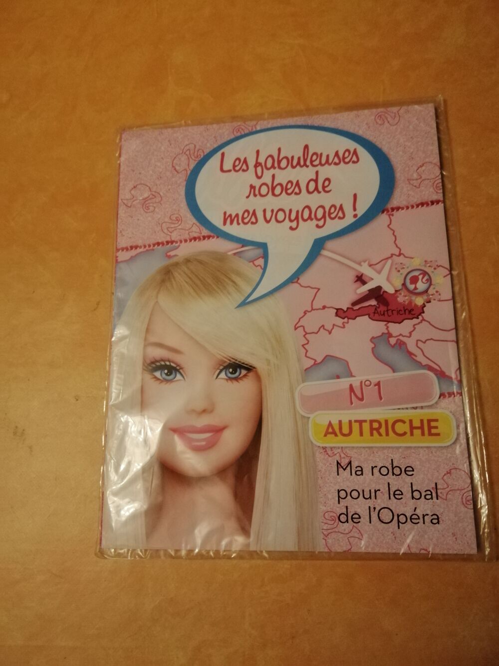 ROBE "BARBIE " NEUVE SOUS EMBALLAGE 

