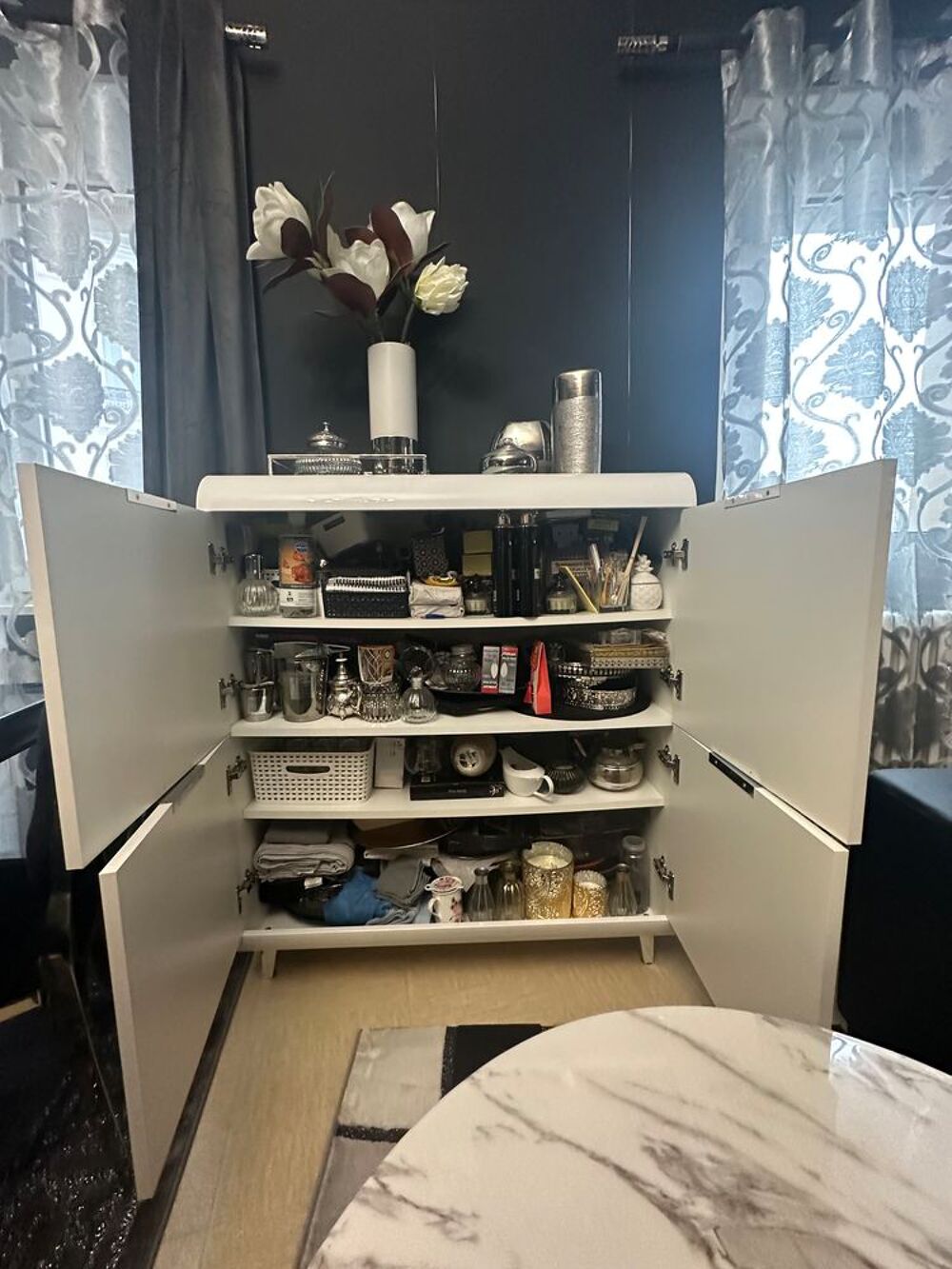 meuble 350 &agrave; n&eacute;gocier Meubles