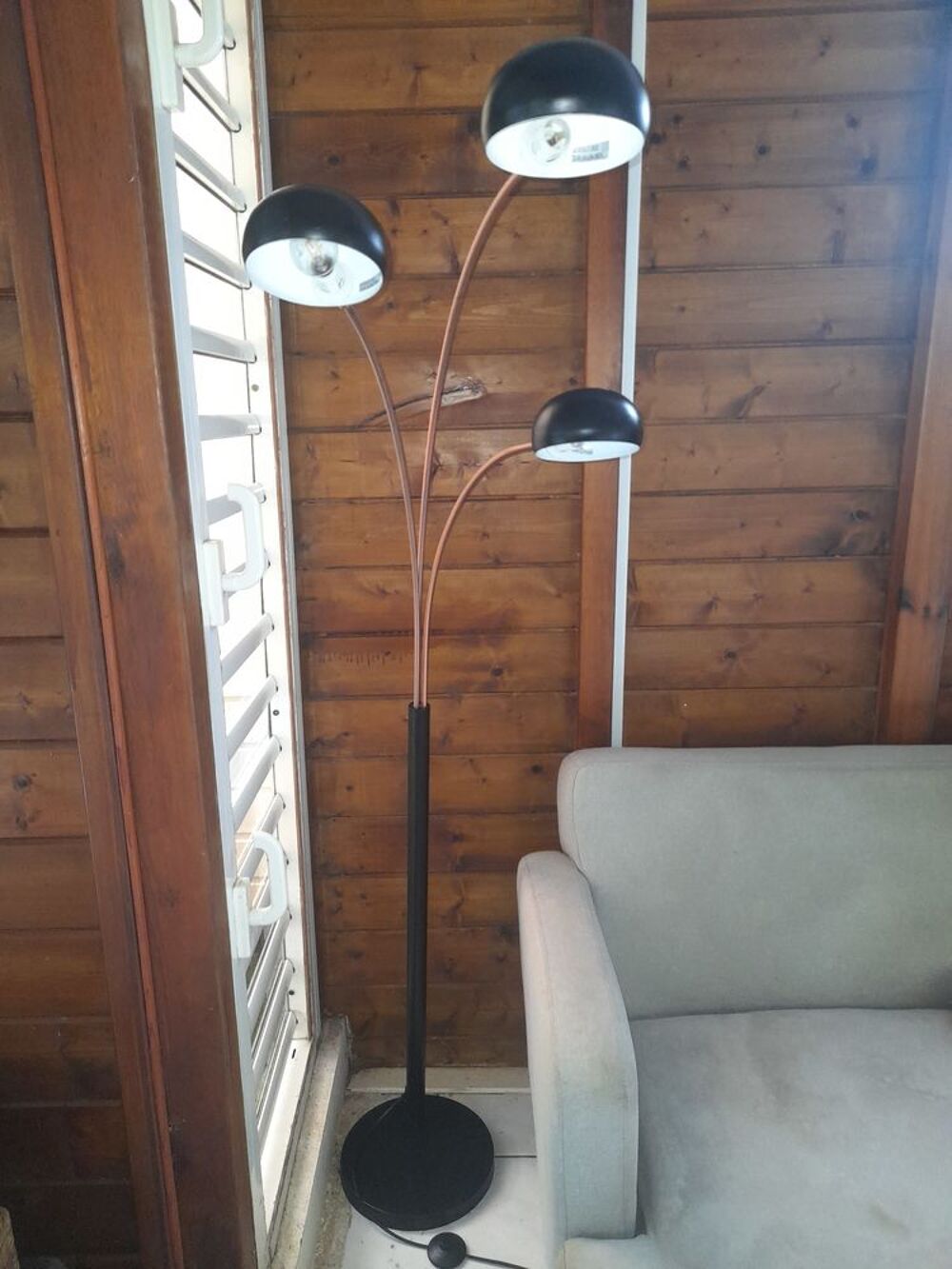 Lampadaire 3 t&ecirc;tes en metal noir Décoration