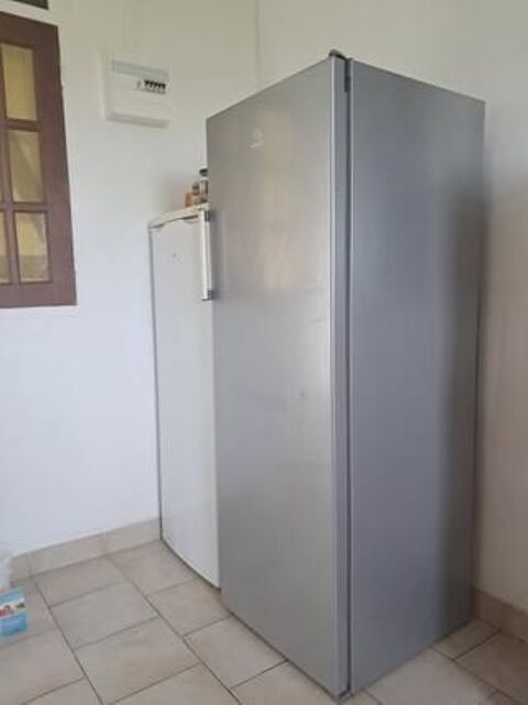 Réfrigérateur Indesit 350 Sainte-Anne (97)