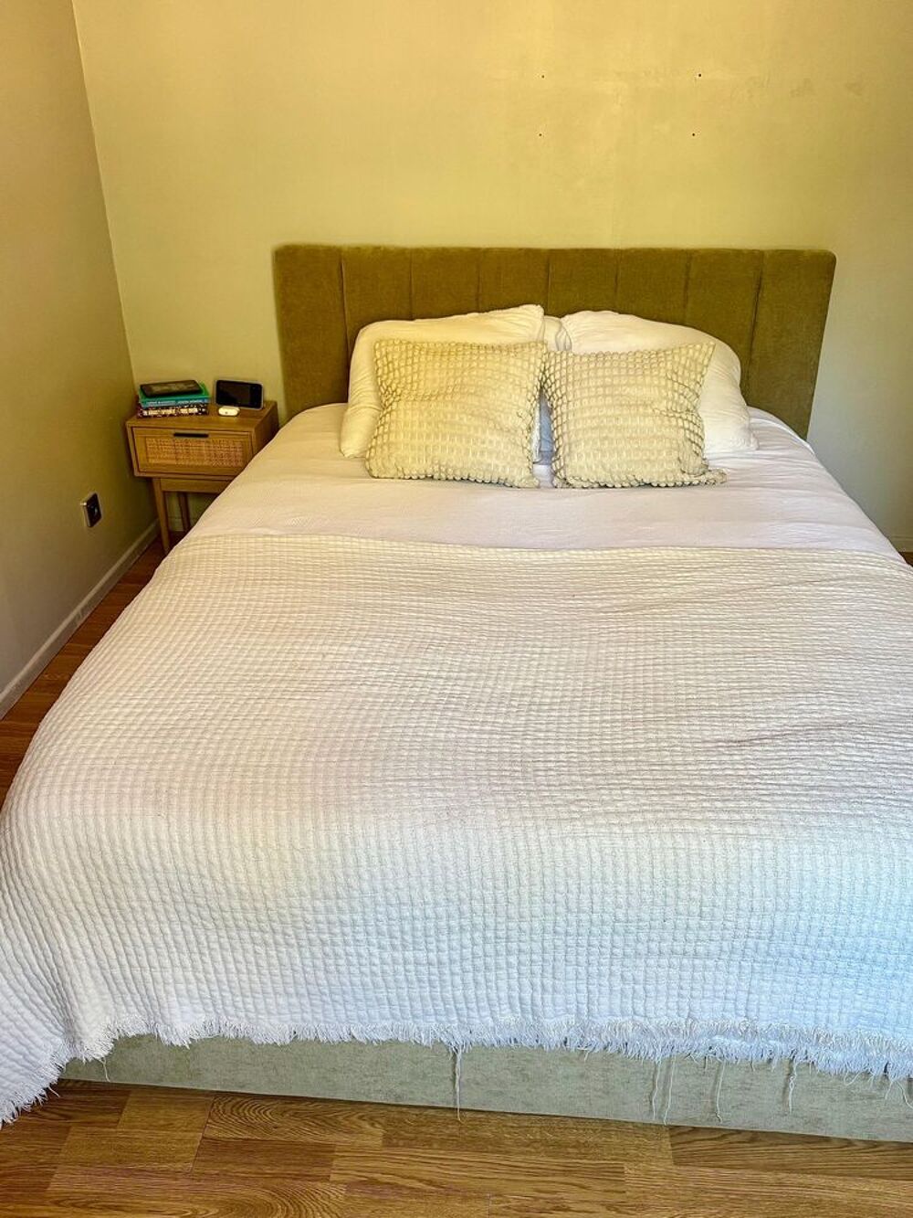 Lit coffre DARIO 160x200 tissu vert (avec sommier) Meubles