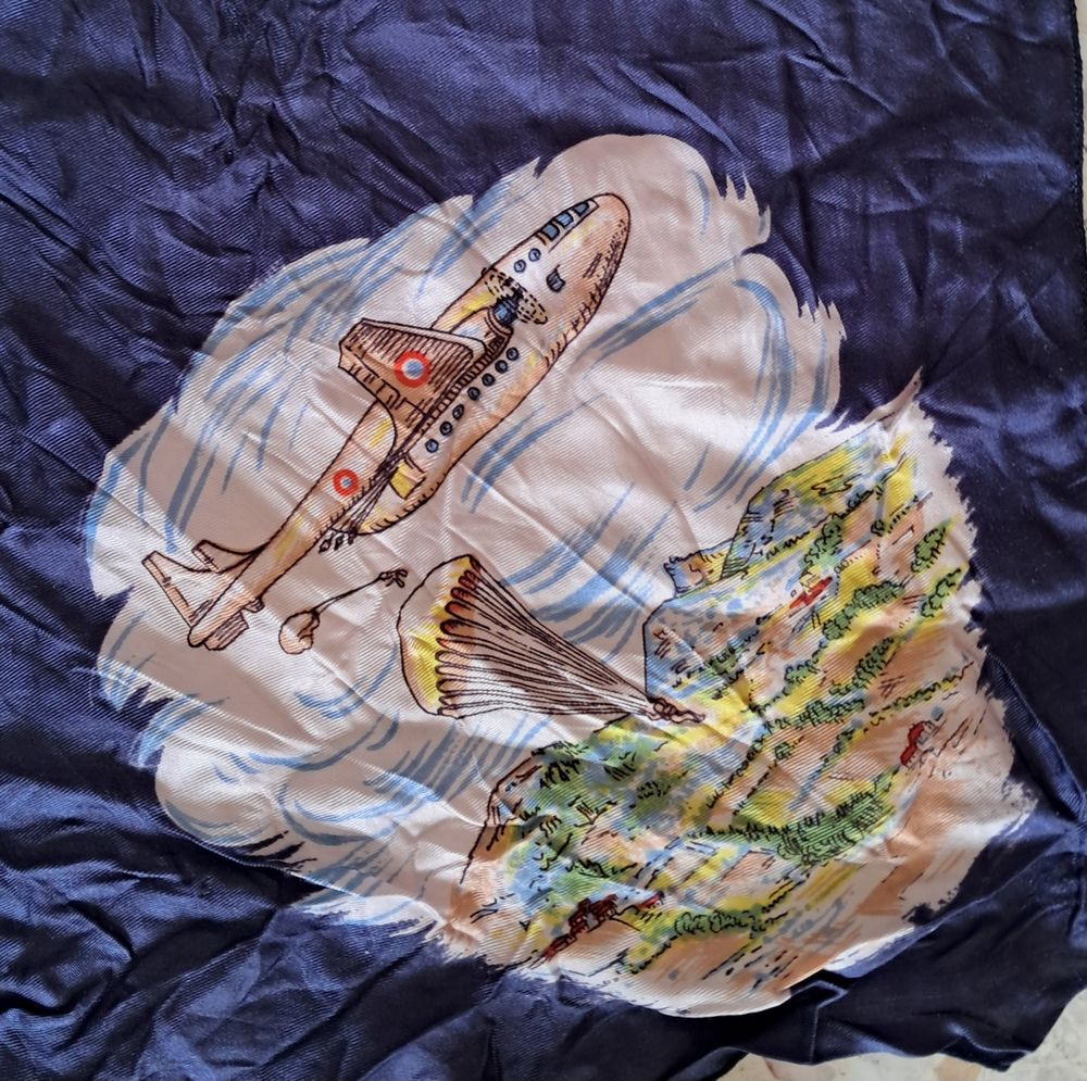 foulard en soie souvenir ETAP &eacute;cole des troupes a&eacute;roport&eacute;es 