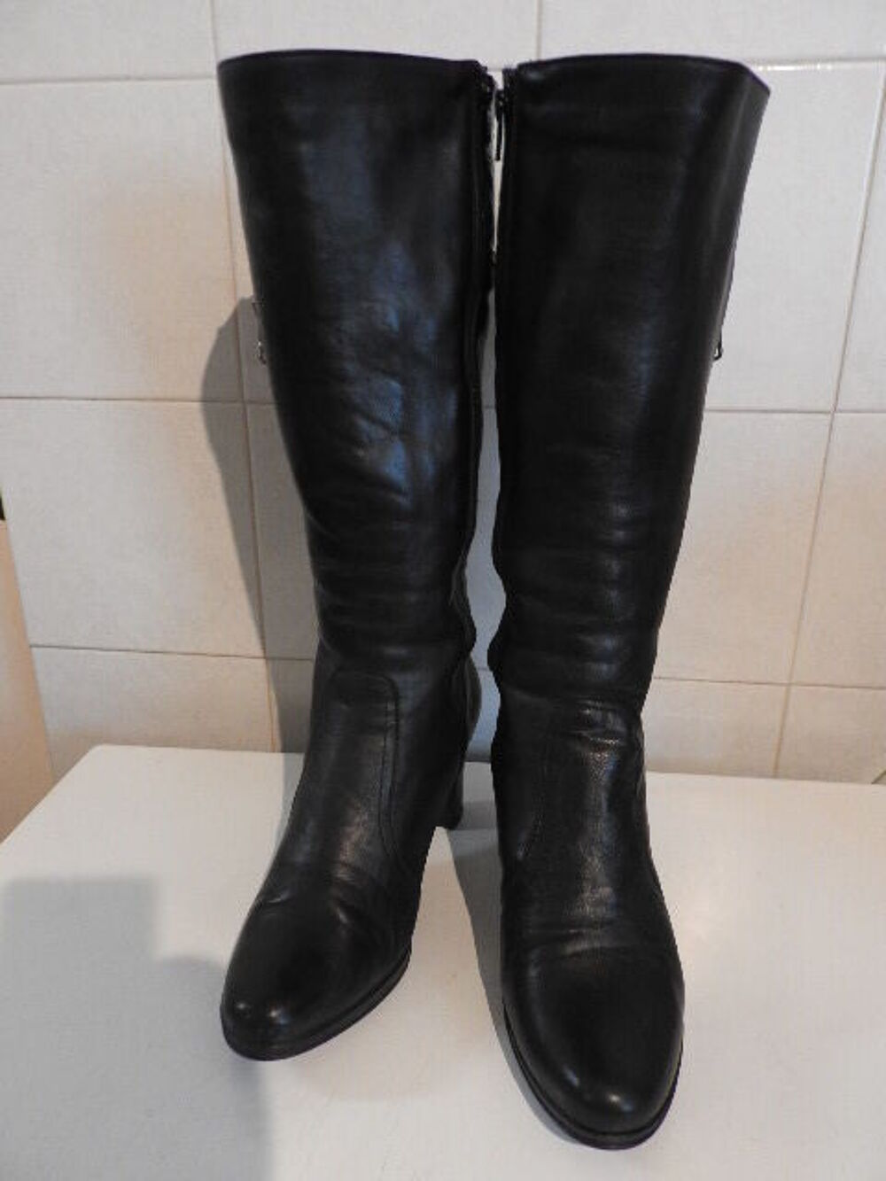 Bottes noires cuir pointure 40 Chaussures