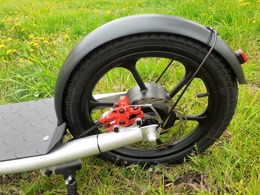 Trottinette &eacute;lectrique Vélos