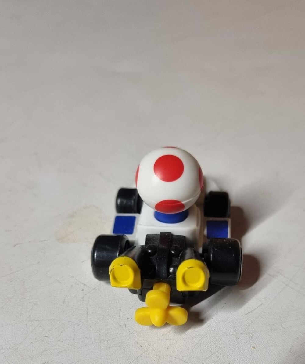 voiture de course toad mario kart jeu vid&eacute;o McDonald's 2014 Jeux / jouets
