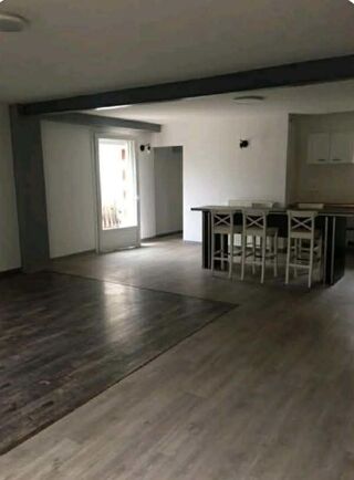  Appartement � louer 5 pi�ces 150 m�