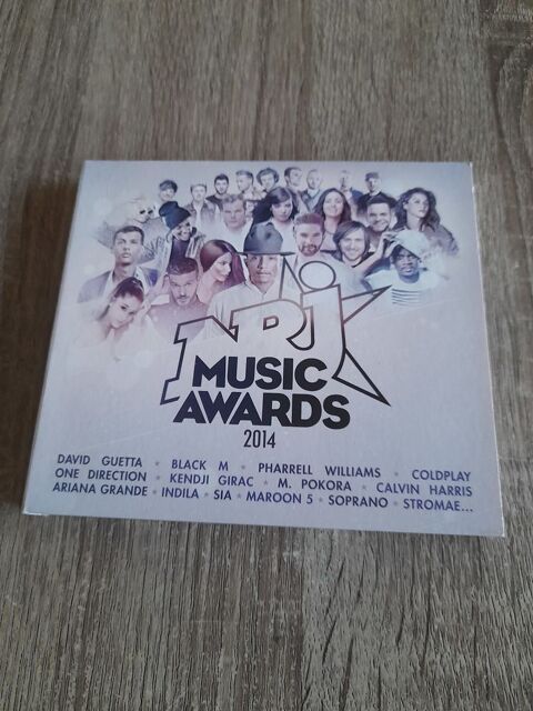 CD NRJ MUSIC AWARDS 2014 10 Tours (37)