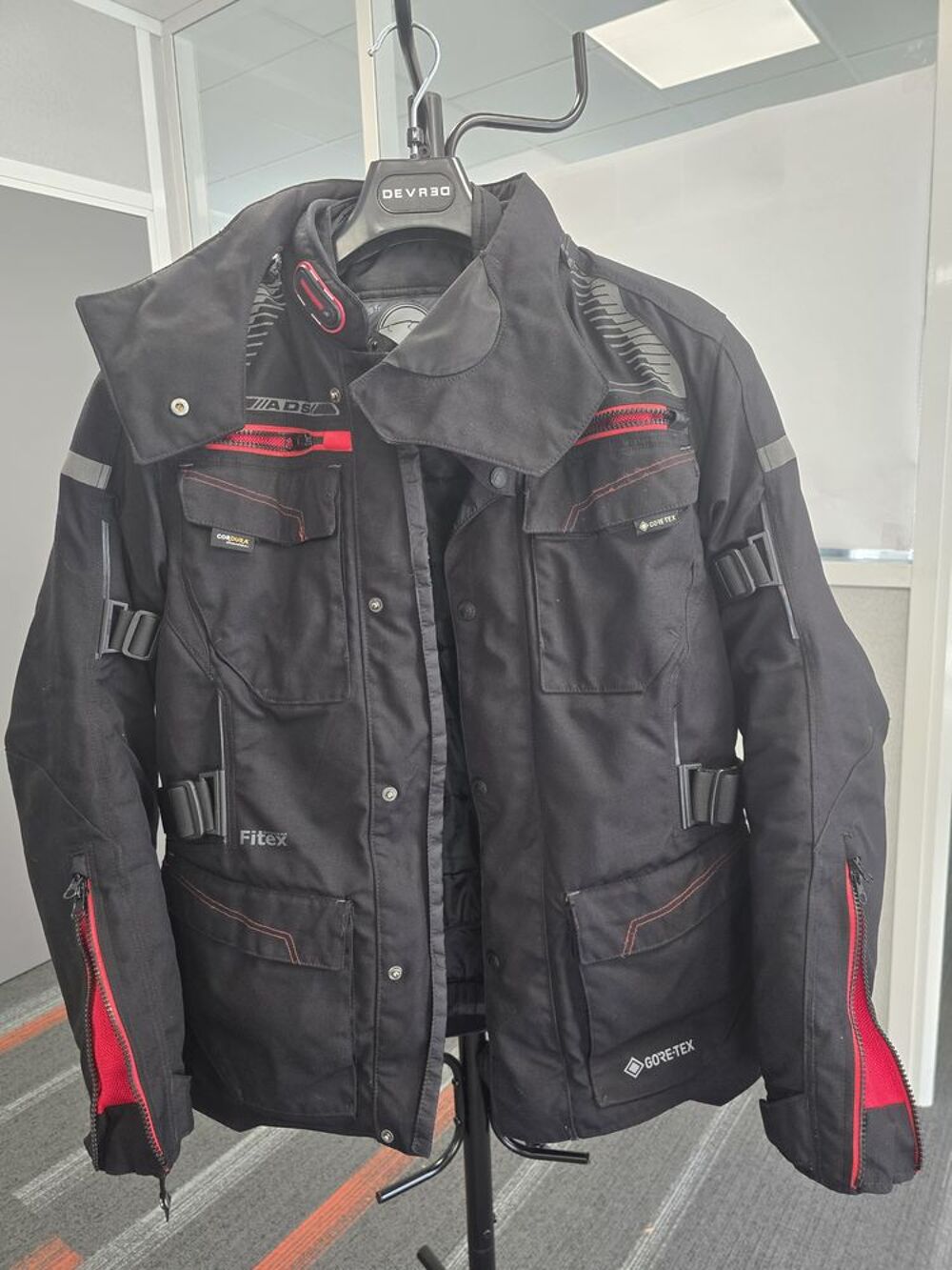 Accessoires moto.
Tout pour rouler en s&eacute;curit&eacute; !!!
Sports