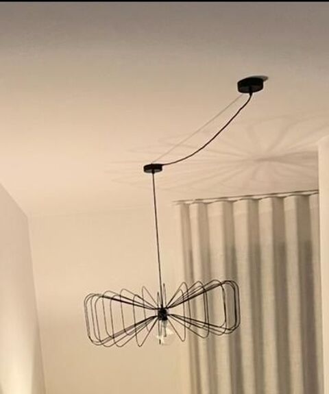 Suspension noire 0 Paris 1 (75)