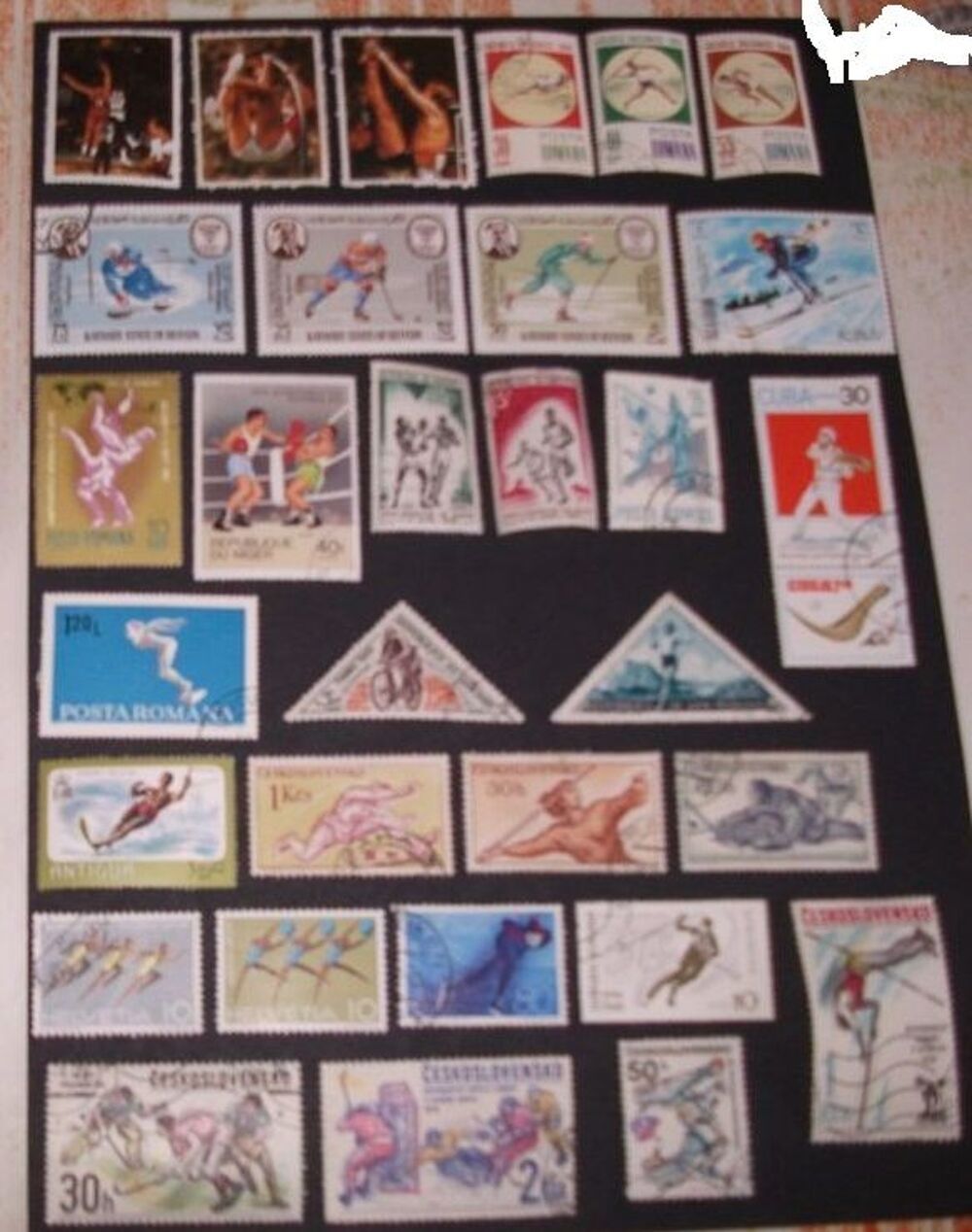 Lot de 123 Timbres sur les SPORTS diff&eacute;rents et oblit&eacute;r&eacute;s.
