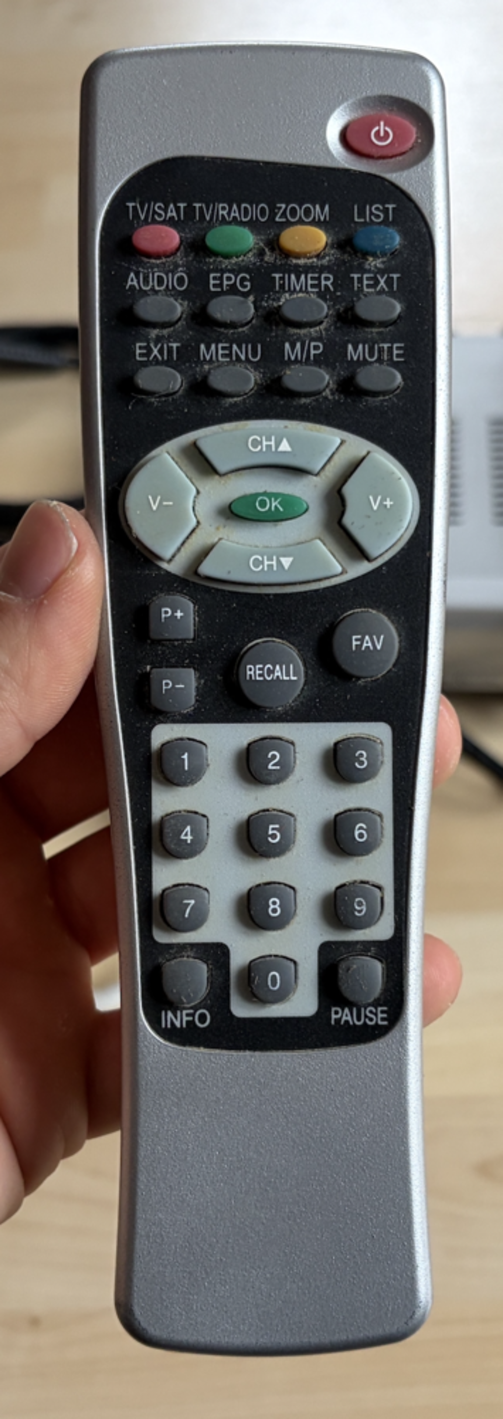 D&eacute;codeur / r&eacute;cepteur satellite SD (DVB-S) Photos/Video/TV