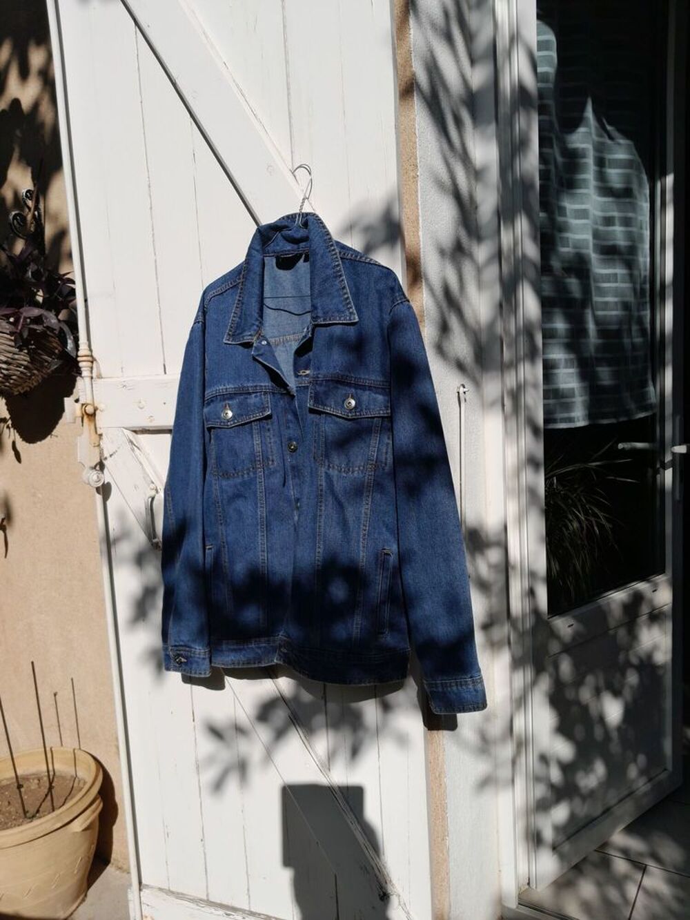 blouson jean, taille L,
couleurbleu ciel
&eacute;tat neuf Vtements