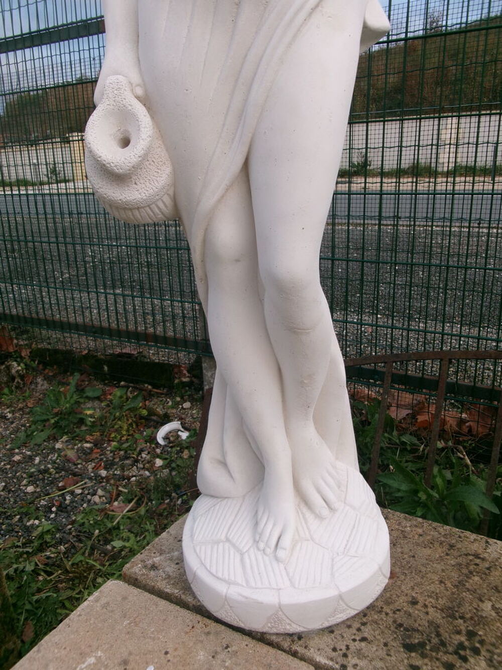Statue femme aux cruches, en pierre reconstitu&eacute;e Décoration