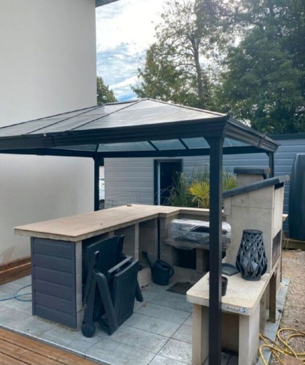Tonnelle polycarbonate 3,5 m x 2,8 m avec rideaux Jardin