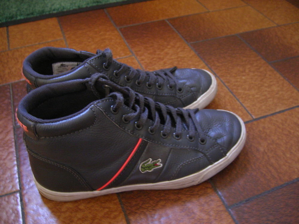 BASKETS LACOSTE MIXTES T36 TBE
Chaussures