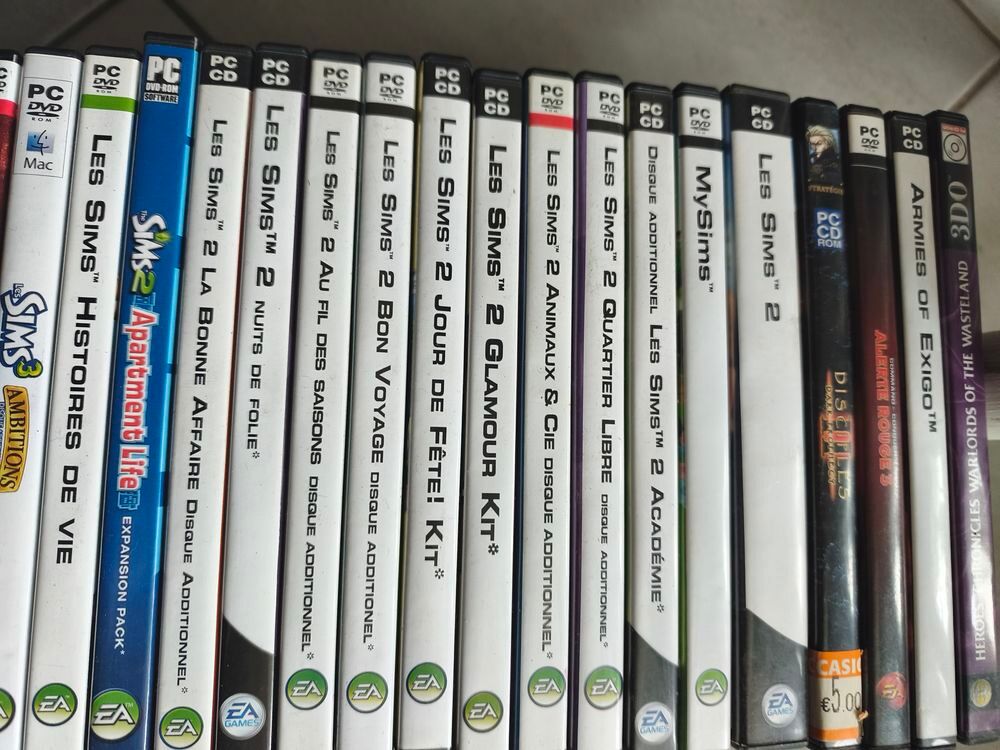 50 CD JEUX pour PC Consoles et jeux vidéos