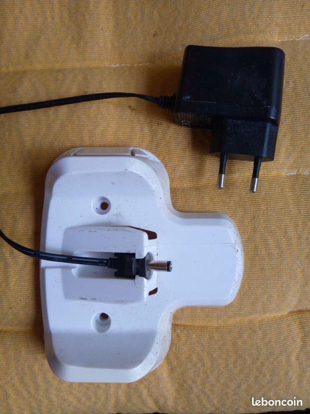 socle + chargeur aspirateur wet and dry Silvercrest Electroménager
