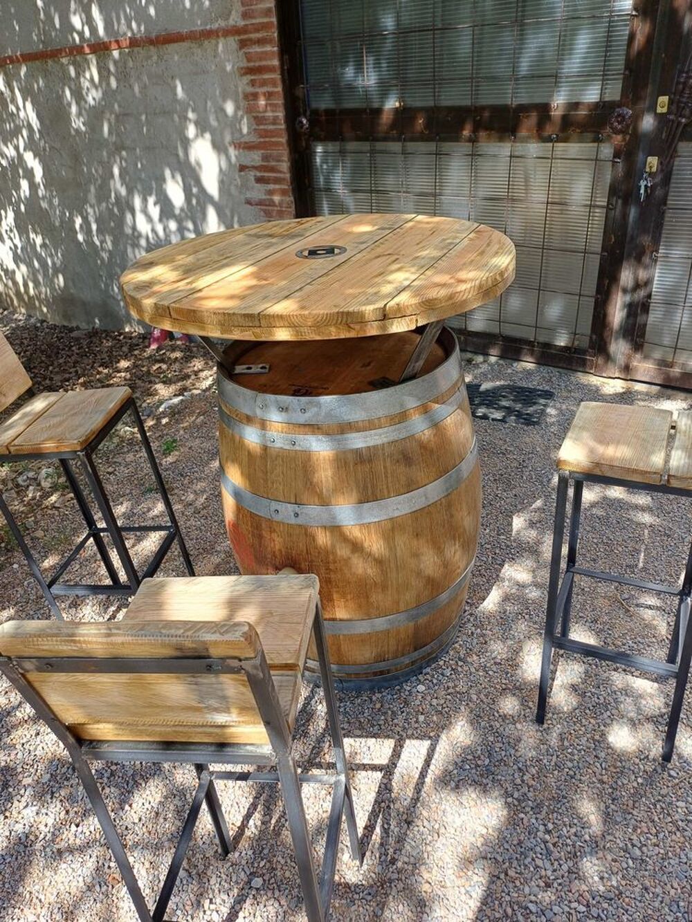   table haute avec tabouret tonneau 