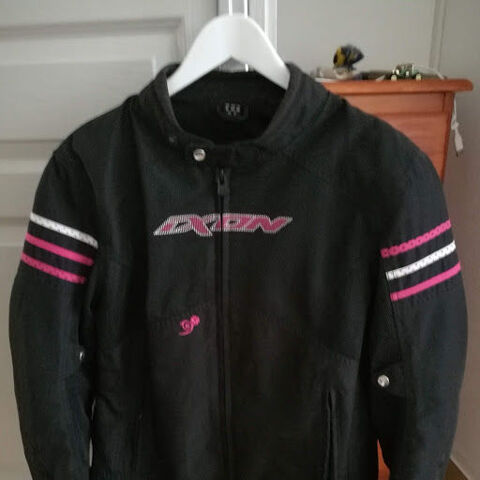BLOUSON  MOTO  FEMME 
Marque IXON 60 Septfonds (82)