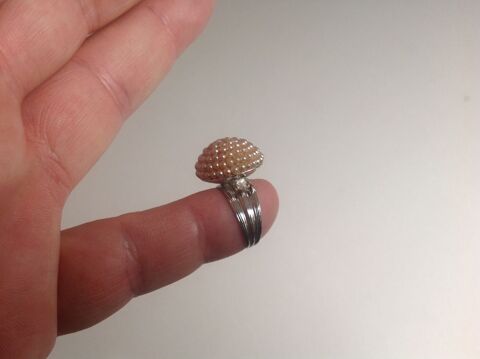 BAGUE DÔME DE PETITES PERLES Envoi Possible 17 Trégunc (29)