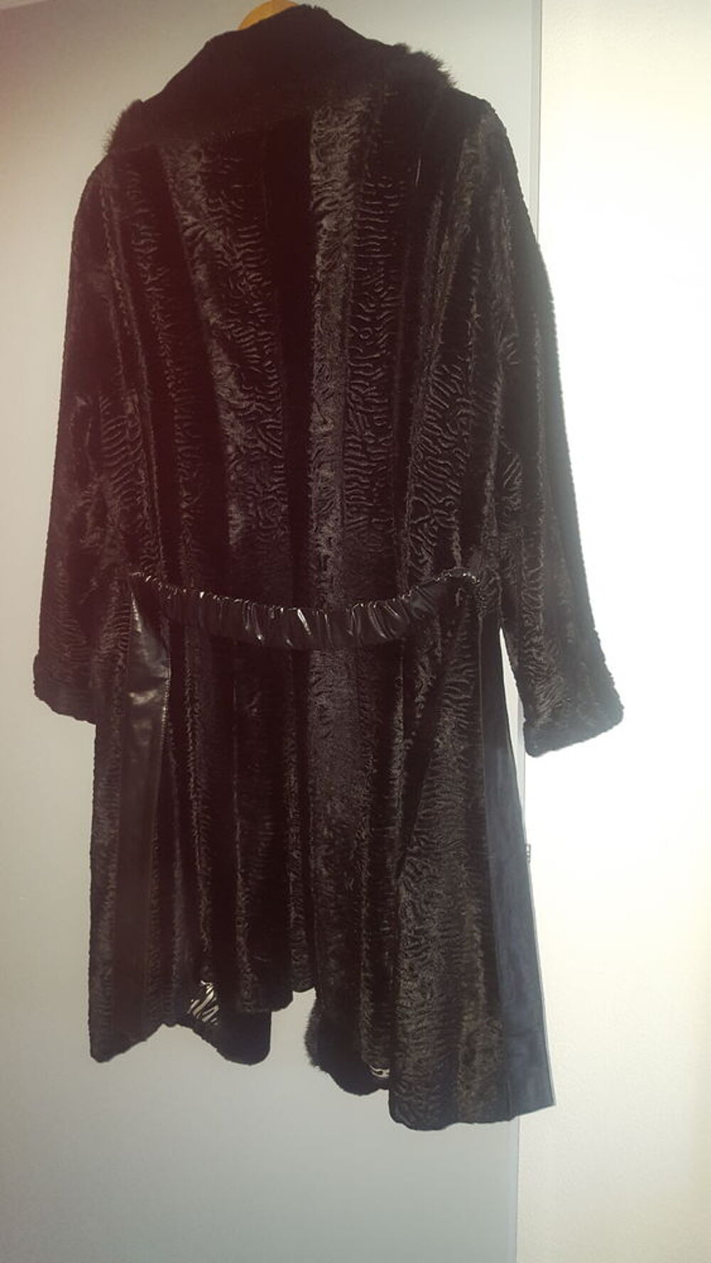 Beau manteau noir Vêtements
