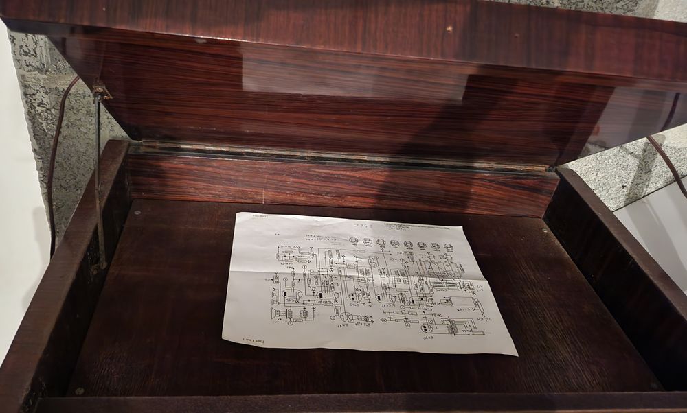 Tsf Path&eacute; Marconi mod&egrave;le 856 de 1955 