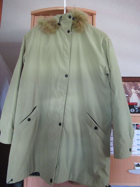 Parka à capuche taille 42 de couleur verte 8 Cernay (68)