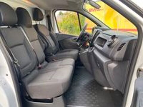 Vivaro VIVARO CA F2700 L1H1 1.6 CDTI 125 CH BITURBO ECOFLEX S/S PACK BUSINESS 2019 occasion 45380 Chaingy