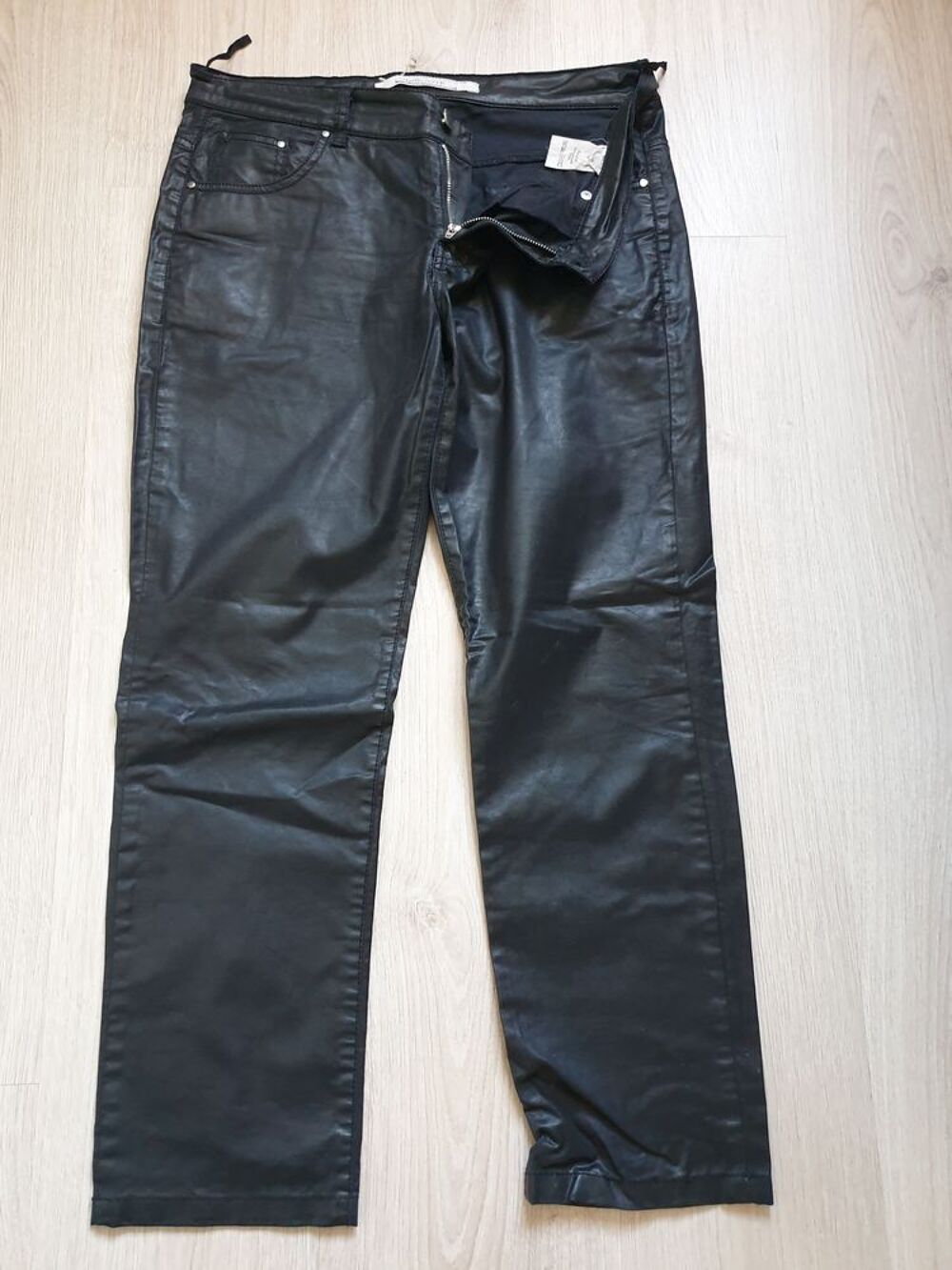 3 Pantalons effet glac&eacute; Biscote taille 42 Vtements