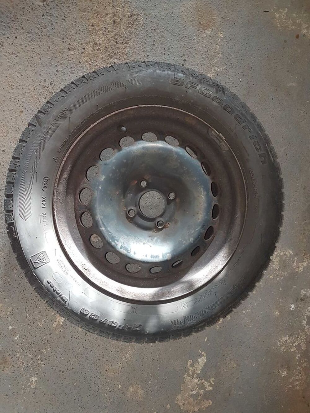 4 pneus hiver BF Goodrich 185/65/15 Sports