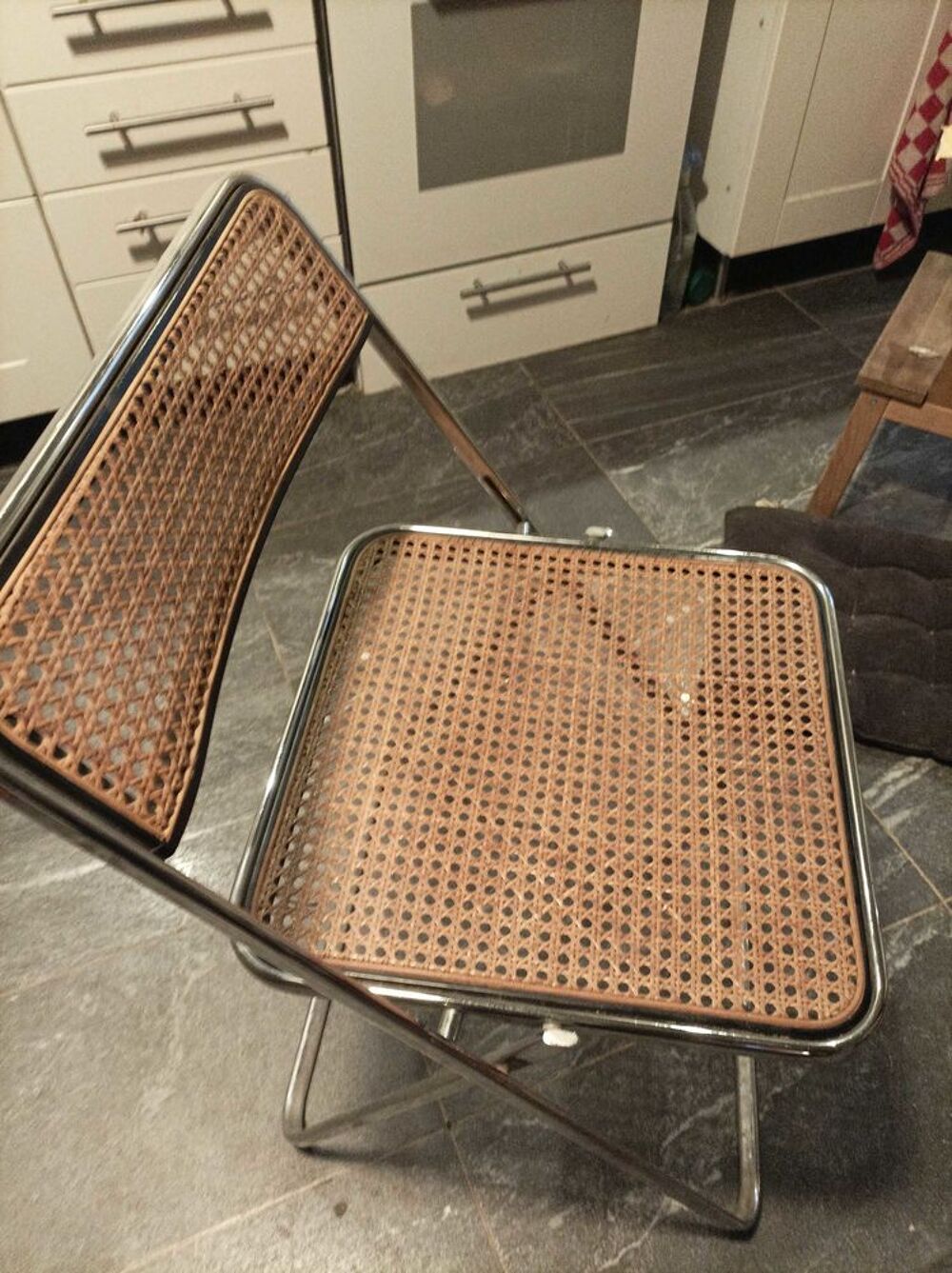 chaise cannel&eacute;e vintage Meubles