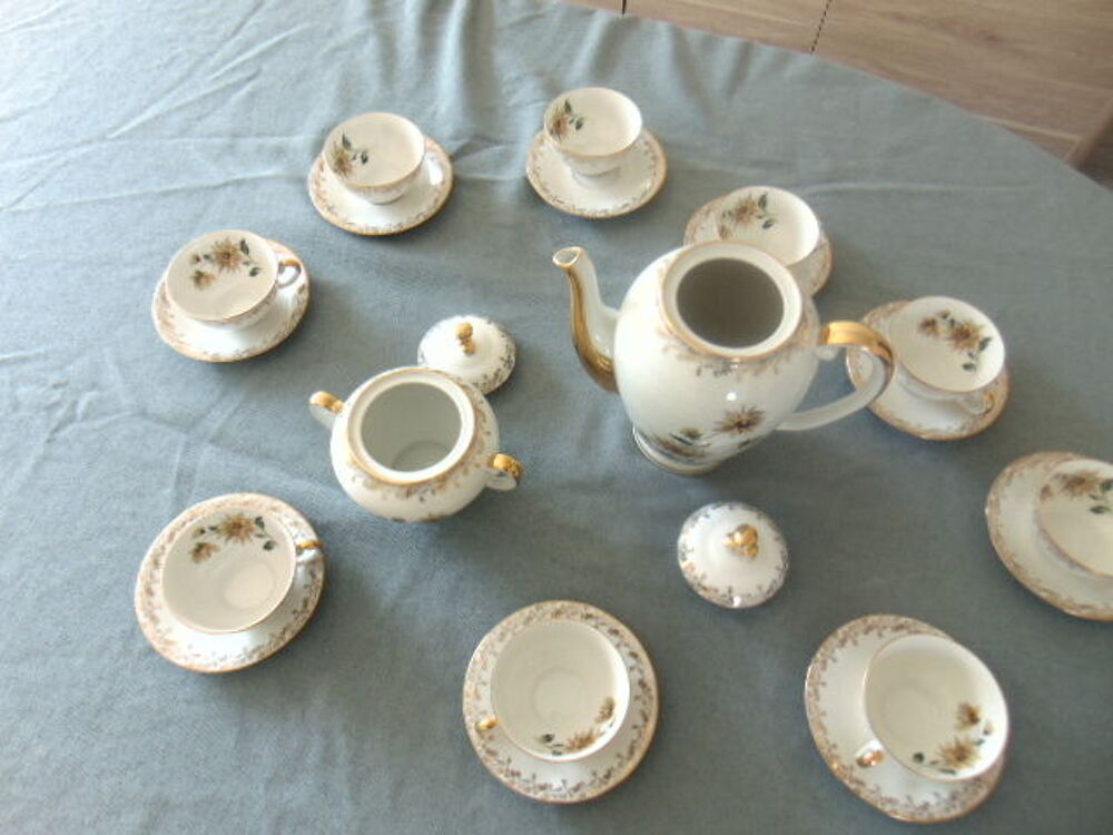 Service &agrave; caf&eacute; en v&eacute;ritable porcelaine dure ? Longwy ? Ann&eacute;e Cuisine