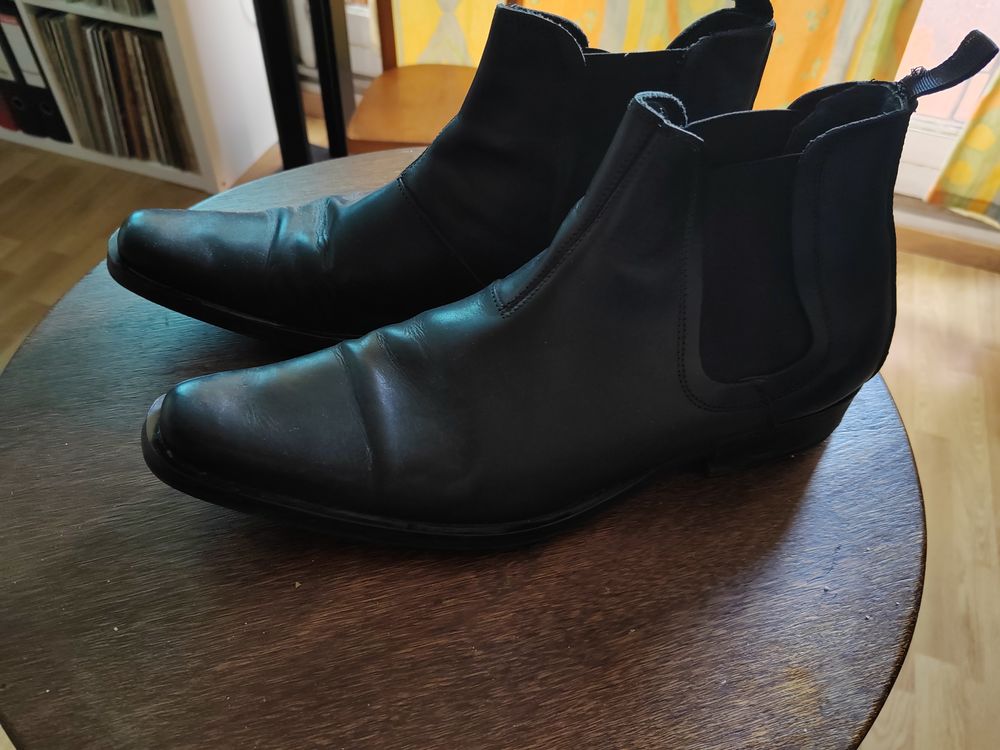 2 paires de bottines Chaussures