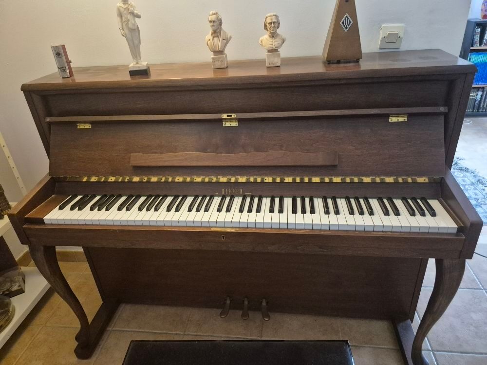 Piano droit RIPPEN Instruments de musique