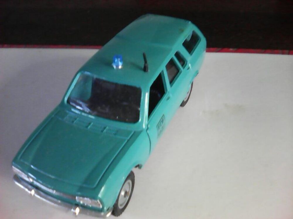 Voiture 504 Break Peugeot EDF Solido 1/43 