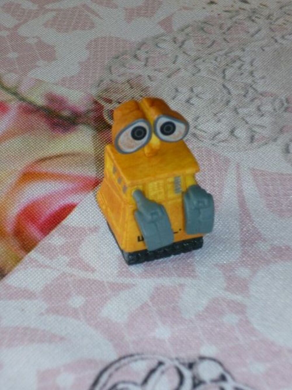 FigurineS Disney Cendrillon Rebelle Wall-E Pixar anime TV Jeux / jouets