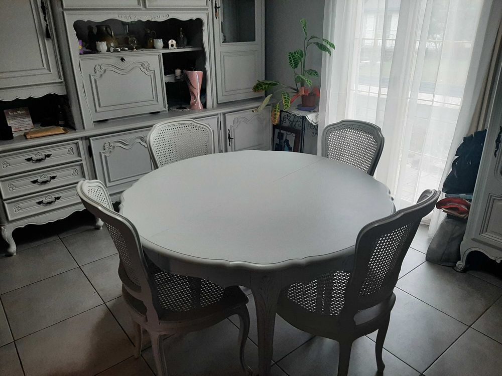 salle &agrave; manger compl&egrave;te 