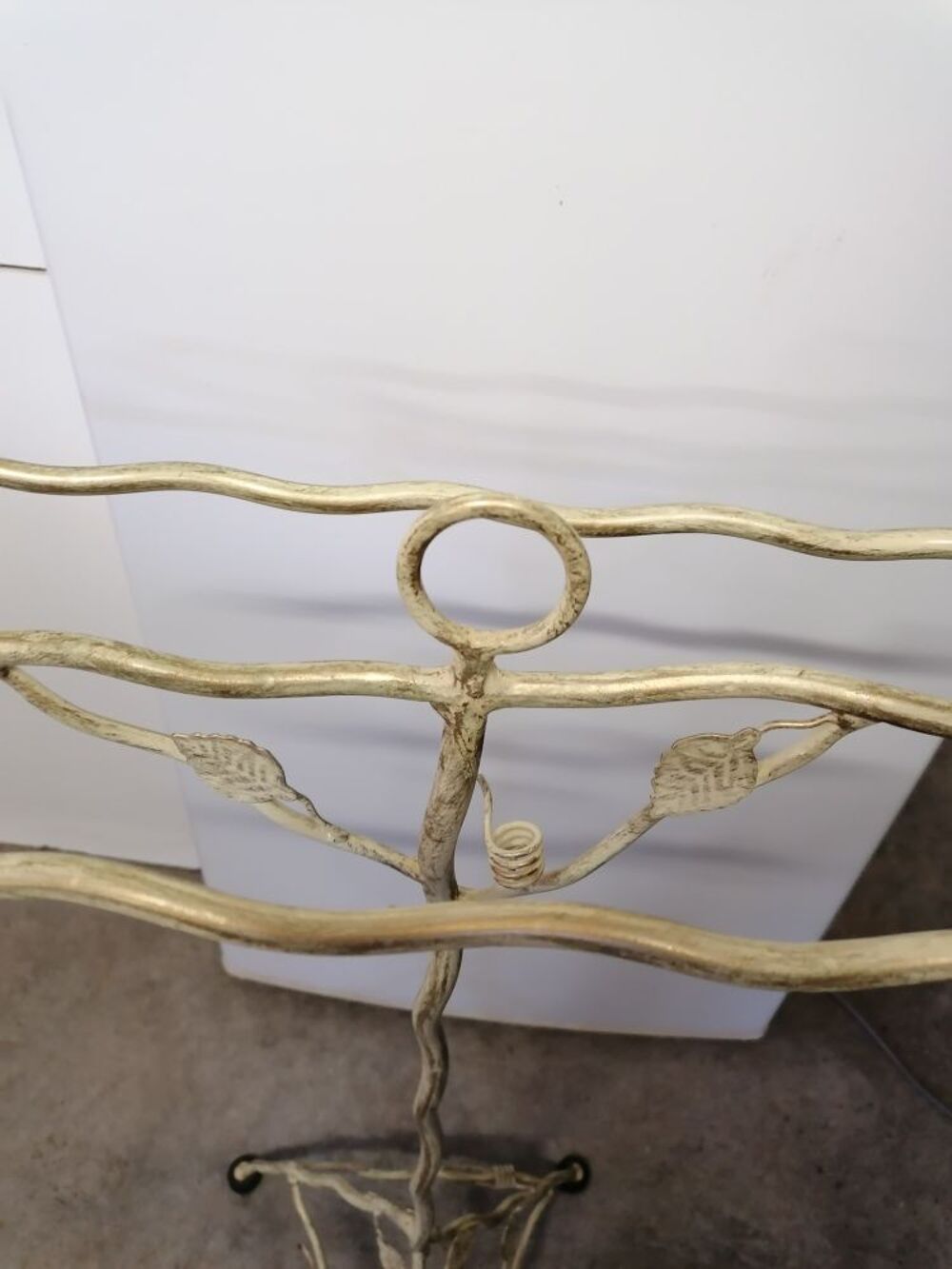 CHEVALET PORTE V&Ecirc;TEMENT Meubles