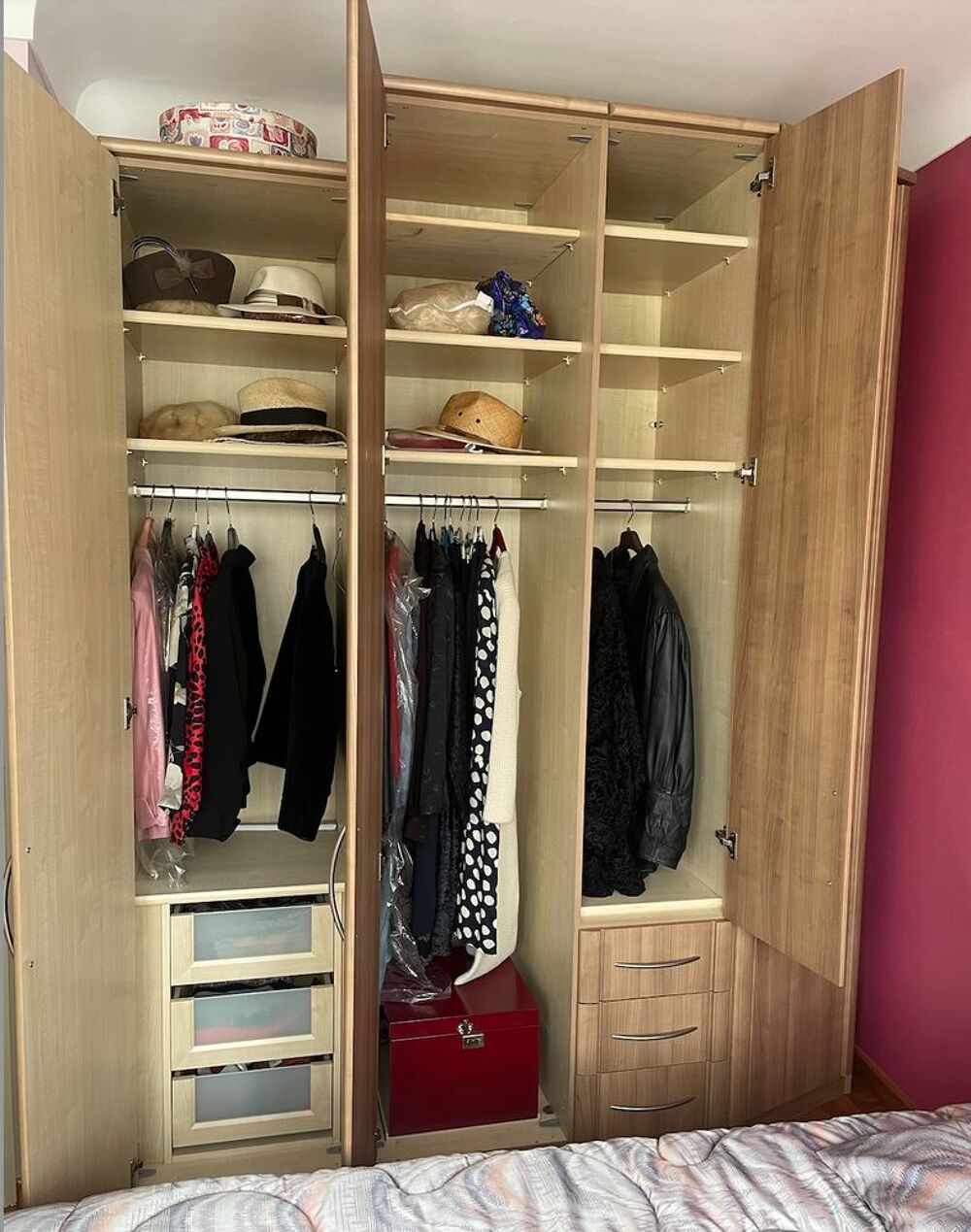 ARMOIRE DRESSING Meubles