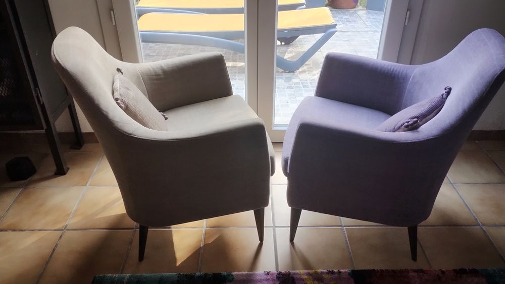 Lot de deux fauteuils de marque Furninova Meubles
