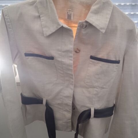  veste de type tailleur fermeture bouton, écru, ceinture mar 7 Saint-Rambert-d'Albon (26)