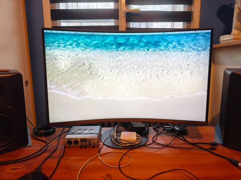 Ecran Samsung C32T550FDR incurv� 32  200 Le Blanc-Mesnil (93)