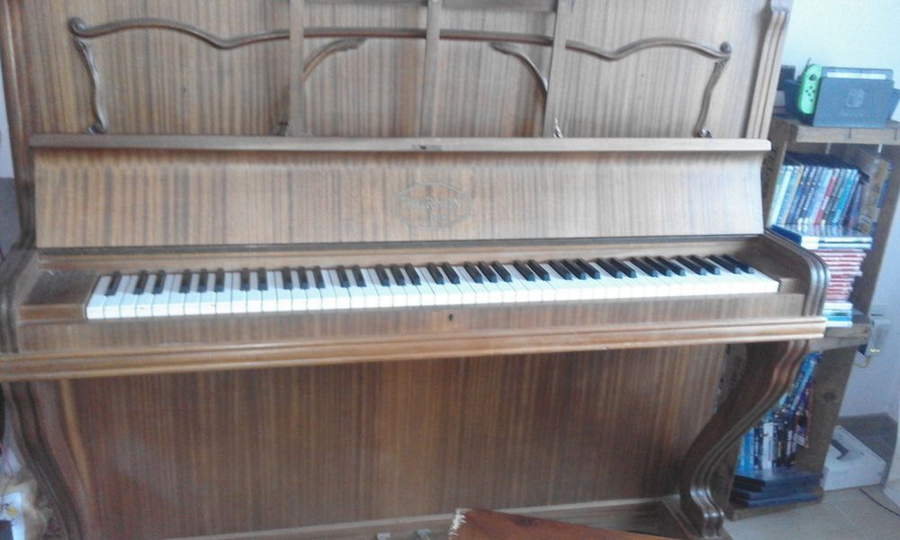 Piano droit Thersen
Instruments de musique