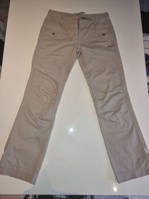 Trs beau pantalon PUMA en toile - Kaki - T. 40 - en excelle 12 Marolles-sur-Seine (77)