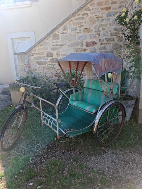 Triporteur ancien cabine passager 450 Larroque-Toirac (46)