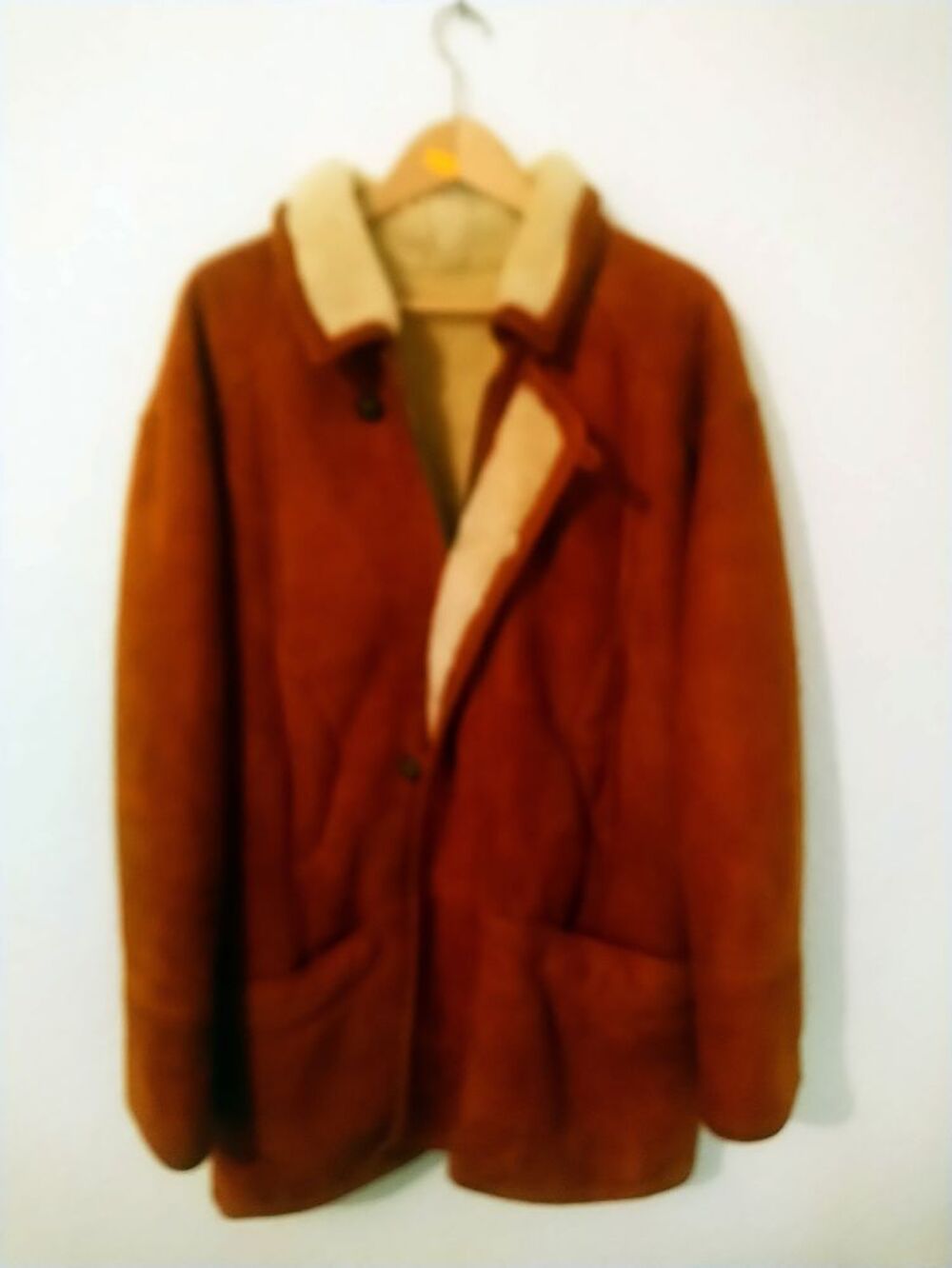 vetements cuir
i Vêtements
